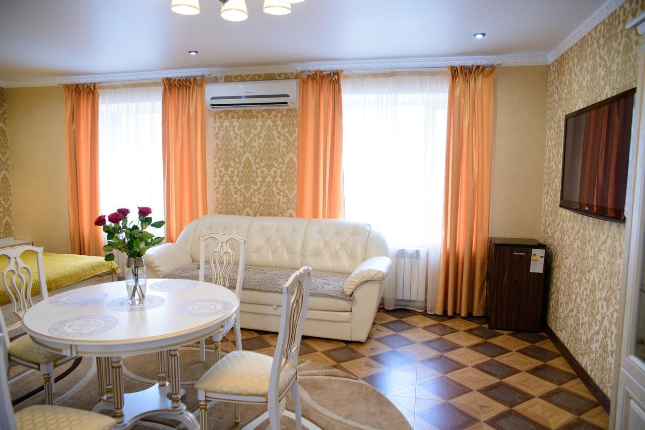 Hotel Hizhina Petropavlovsk Exterior photo